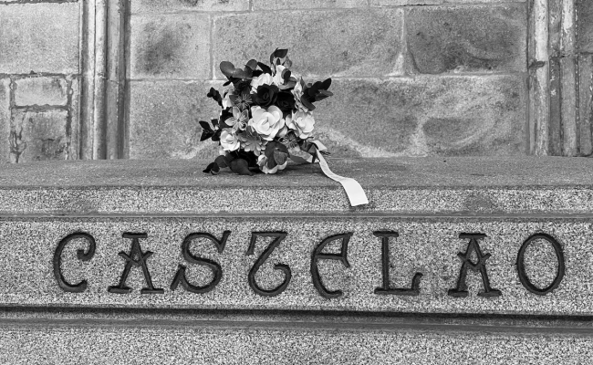 Conmemoramos el 74º aniversario de la muerte de Castelao en la Iglesia de Sano Domingos de Bonaval